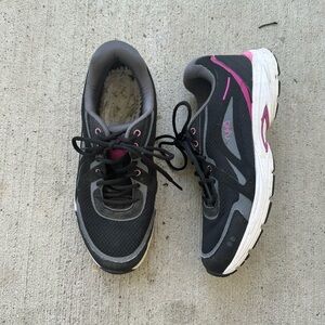 Ryka Women's Sky Walk Walking Sneaker size 7M
